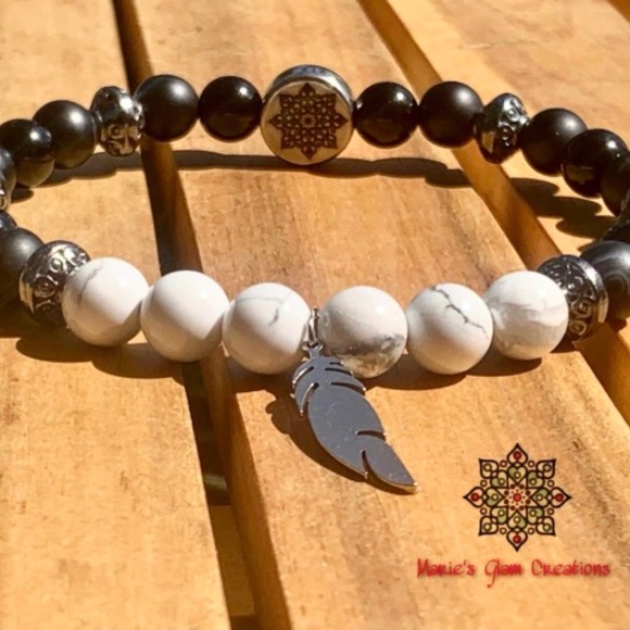 Fashion Feather Men Bracelet - Howlite & Onyx Beads - Feather Charm - Picture 3 of 5